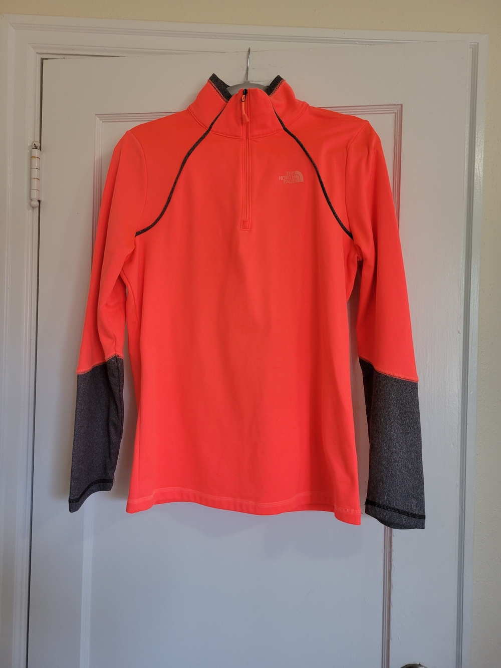 The North Face women's Neon Coral Half-Zip Pullover Size Large